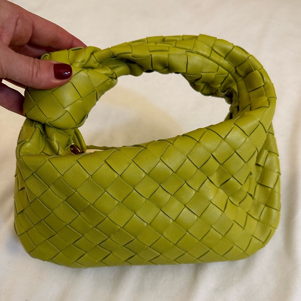 100% authentic Bottega Veneta mini Jodie leather handbag in chartreuse green.